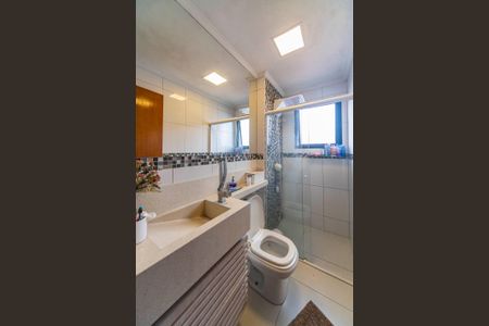 Banheiro  de apartamento à venda com 2 quartos, 92m² em Parque Sao Vicente, Santo André