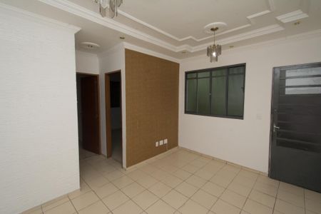 Casa de condomínio à venda com 70m², 2 quartos e 1 vagaSala