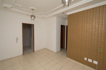 Sala de casa de condomínio à venda com 2 quartos, 70m² em Califórnia, Belo Horizonte