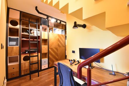 Apartamento para alugar com 155m², 2 quartos e 2 vagasCorredor/Escada