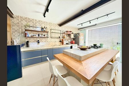 Apartamento à venda com 135m², 3 quartos e 2 vagas