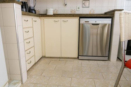 Casa à venda com 124m², 3 quartos e 2 vagas Casa à venda com 124m², 3 quartos e 2 vagasCozinha