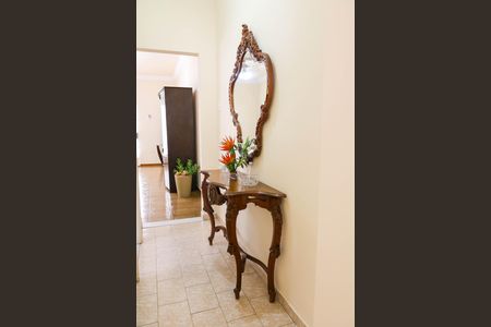 Casa à venda com 124m², 3 quartos e 2 vagas Casa à venda com 124m², 3 quartos e 2 vagasCorredor