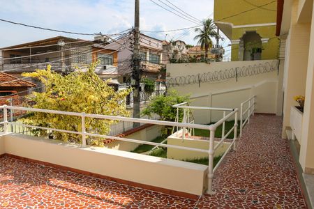 Casa à venda com 124m², 3 quartos e 2 vagas Casa à venda com 124m², 3 quartos e 2 vagasÁrea da Frente