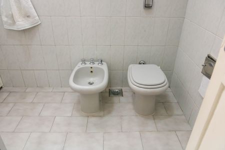 Casa à venda com 124m², 3 quartos e 2 vagas Casa à venda com 124m², 3 quartos e 2 vagasBanheiro Social