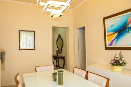 Casa à venda com 124m², 3 quartos e 2 vagas Casa à venda com 124m², 3 quartos e 2 vagasSala de Jantar