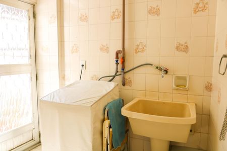 Casa à venda com 124m², 3 quartos e 2 vagas Casa à venda com 124m², 3 quartos e 2 vagasÁrea de Serviço