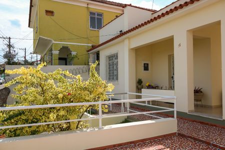 Casa à venda com 124m², 3 quartos e 2 vagas Casa à venda com 124m², 3 quartos e 2 vagasÁrea da Frente