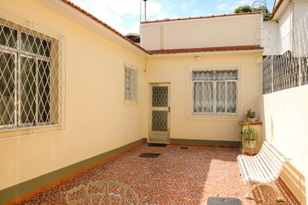 Casa à venda com 124m², 3 quartos e 2 vagas Casa à venda com 124m², 3 quartos e 2 vagasÁrea da Frente