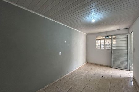 Sala de casa para alugar com 2 quartos, 79m² em Qr 3, Brasília