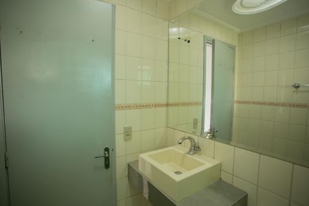 Apartamento para alugar com 54m², 2 quartos e sem vaga Apartamento para alugar com 54m², 2 quartos e sem vagaBANHEIRO