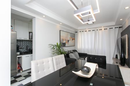 Sala de apartamento à venda com 2 quartos, 47m² em Vila Carmosina, São Paulo