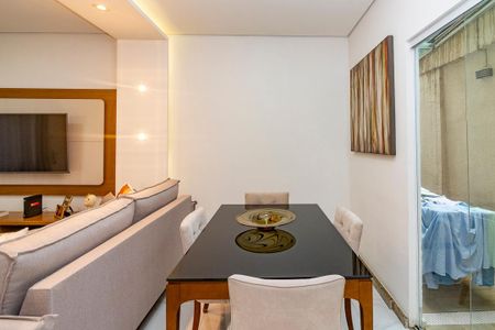 Casa à venda com 75m², 3 quartos e 1 vagaSala