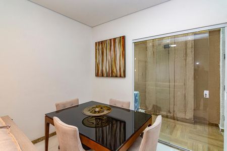 Casa à venda com 75m², 3 quartos e 1 vagaSala