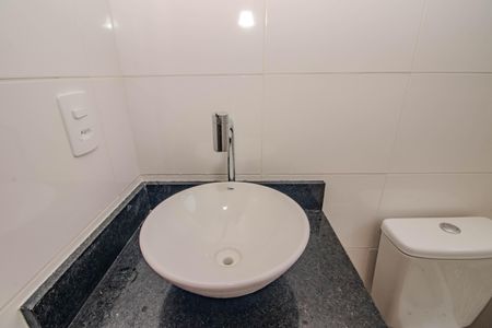 Apartamento para alugar com 45m², 2 quartos e 1 vaga Apartamento para alugar com 45m², 2 quartos e 1 vagaBanheiro