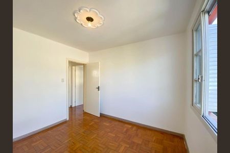 Quarto 1 de apartamento para alugar com 2 quartos, 62m² em Azenha, Porto Alegre