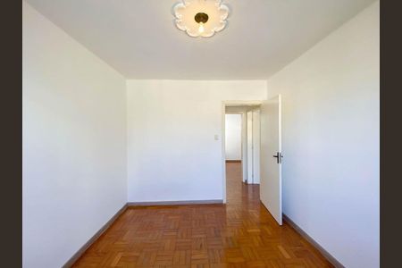 Quarto 1 de apartamento para alugar com 2 quartos, 62m² em Azenha, Porto Alegre