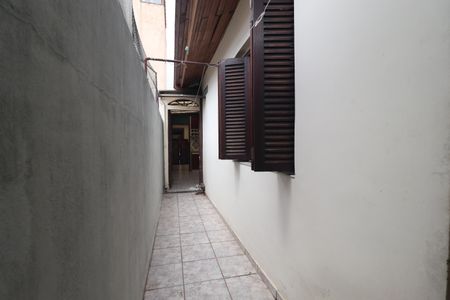 Casa à venda com 102m², 2 quartos e 2 vagasCorredor Lateral