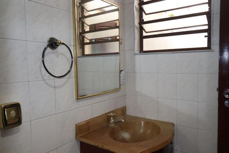 Casa à venda com 102m², 2 quartos e 2 vagasBanheiro Quarto 1 suíte