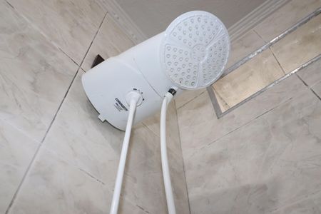 Casa à venda com 102m², 2 quartos e 2 vagasBanheiro 2