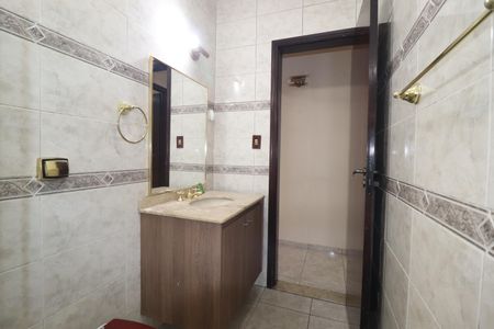 Casa à venda com 102m², 2 quartos e 2 vagasBanheiro 2