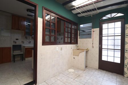 Casa à venda com 102m², 2 quartos e 2 vagasÁrea de Serviço