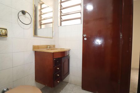 Casa à venda com 102m², 2 quartos e 2 vagasBanheiro Quarto 1 suíte