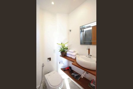 Banheiro de apartamento à venda com 1 quarto, 25m² em Copacabana, Rio de Janeiro