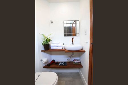 Banheiro de apartamento à venda com 1 quarto, 25m² em Copacabana, Rio de Janeiro