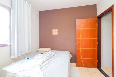 Casa à venda com 270m², 4 quartos e 7 vagasQuarto 2 - Suíte