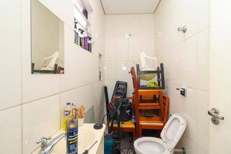 Casa à venda com 270m², 4 quartos e 7 vagasBanheiro da Garagem