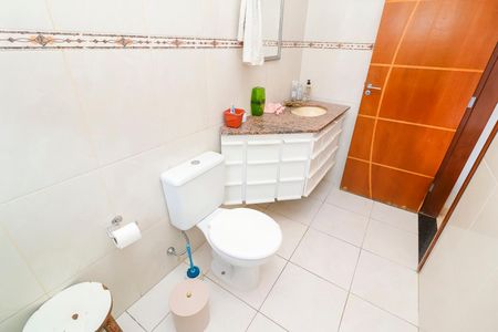 Casa à venda com 270m², 4 quartos e 7 vagasBanheiro da Suíte 1