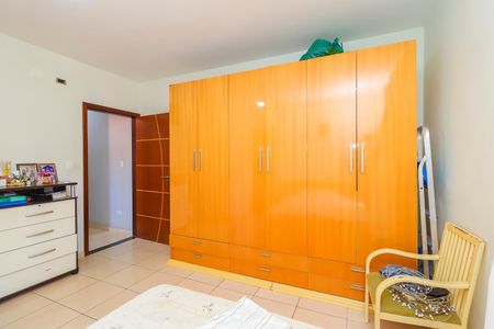 Casa à venda com 270m², 4 quartos e 7 vagasQuarto 1 - Suíte