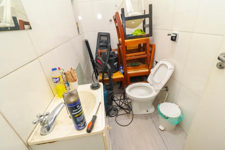 Casa à venda com 270m², 4 quartos e 7 vagasBanheiro da Garagem