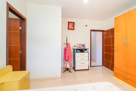 Casa à venda com 270m², 4 quartos e 7 vagasQuarto 1 - Suíte