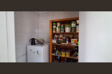 Apartamento à venda com 185m², 4 quartos e 4 vagas Apartamento à venda com 185m², 4 quartos e 4 vagasDespensa