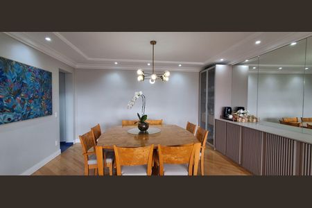 Apartamento à venda com 185m², 4 quartos e 4 vagas Apartamento à venda com 185m², 4 quartos e 4 vagasSala