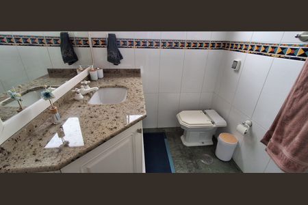 Apartamento à venda com 185m², 4 quartos e 4 vagas Apartamento à venda com 185m², 4 quartos e 4 vagasBanheiro Suíte 1