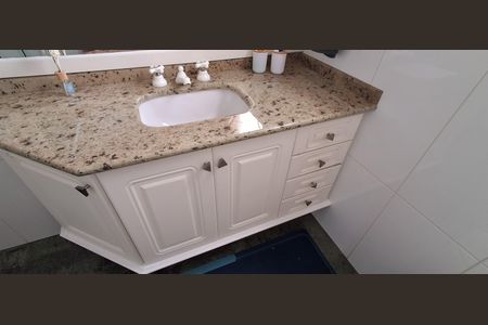 Apartamento à venda com 185m², 4 quartos e 4 vagas Apartamento à venda com 185m², 4 quartos e 4 vagasBanheiro Suíte 1