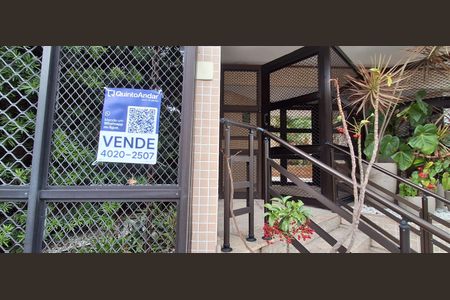 Apartamento à venda com 185m², 4 quartos e 4 vagas Apartamento à venda com 185m², 4 quartos e 4 vagasPlaquinha