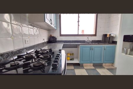 Apartamento à venda com 185m², 4 quartos e 4 vagas Apartamento à venda com 185m², 4 quartos e 4 vagasCozinha