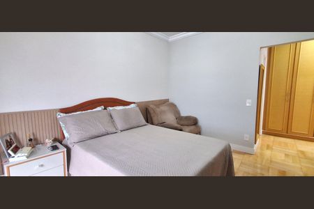 Apartamento à venda com 185m², 4 quartos e 4 vagas Apartamento à venda com 185m², 4 quartos e 4 vagasSuíte 2