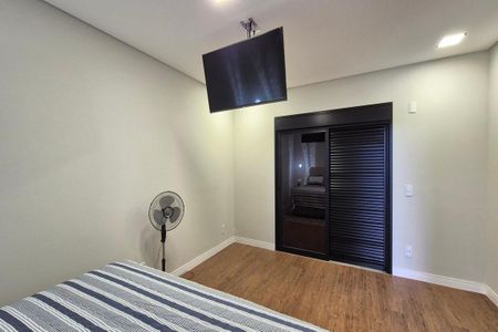 Casa de condomínio à venda com 360m², 3 quartos e 4 vagas Casa de condomínio à venda com 360m², 3 quartos e 4 vagasQuarto 1 - Suíte