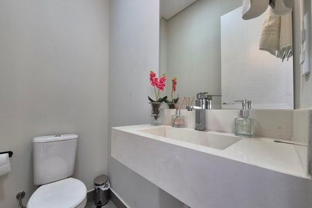 Casa de condomínio à venda com 360m², 3 quartos e 4 vagas Casa de condomínio à venda com 360m², 3 quartos e 4 vagasLavabo