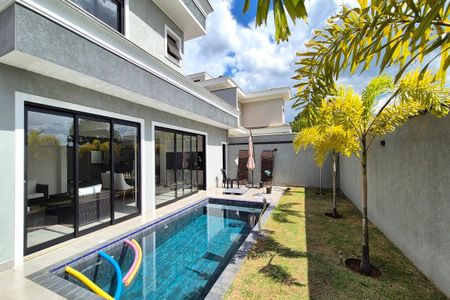 Casa de condomínio à venda com 360m², 3 quartos e 4 vagas Casa de condomínio à venda com 360m², 3 quartos e 4 vagasQuintal