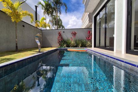 Casa de condomínio à venda com 360m², 3 quartos e 4 vagas Casa de condomínio à venda com 360m², 3 quartos e 4 vagasÁrea comum - Piscina