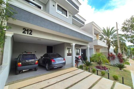 Casa de condomínio à venda com 360m², 3 quartos e 4 vagas Casa de condomínio à venda com 360m², 3 quartos e 4 vagasGaragem