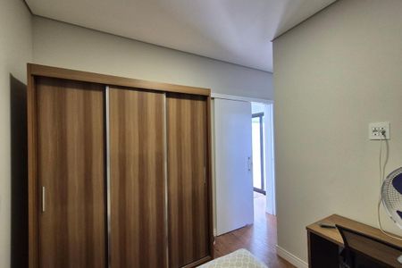 Casa de condomínio à venda com 360m², 3 quartos e 4 vagas Casa de condomínio à venda com 360m², 3 quartos e 4 vagasQuarto 3 - Suíte