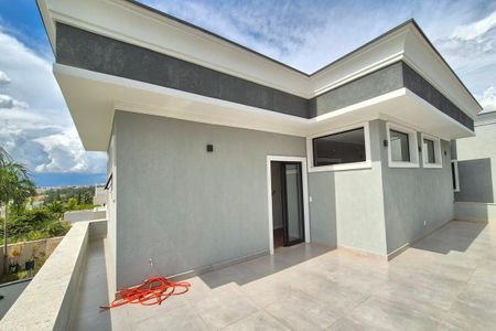 Casa de condomínio à venda com 360m², 3 quartos e 4 vagas Casa de condomínio à venda com 360m², 3 quartos e 4 vagasVaranda da suíte 2 - 3