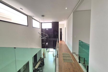 Casa de condomínio à venda com 360m², 3 quartos e 4 vagas Casa de condomínio à venda com 360m², 3 quartos e 4 vagasHall dos Quartos